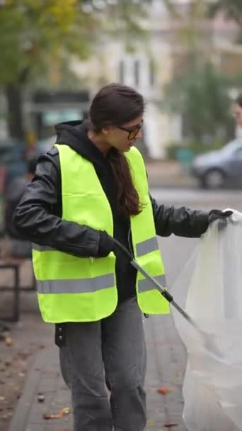 Очистка Города Коммунальные Услуги Работающие Уличной Санитарии Высококачественные Кадры — стоковое видео