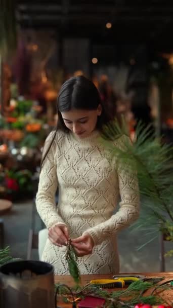 Capturing Beauty Young Woman She Crafts Handmade Christmas Wreath High — Stock Video