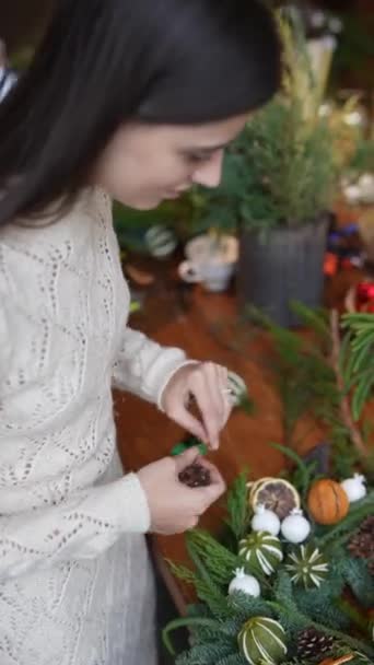 Sentimento Yuletide Permeia Loja Decoração Flores Natal Imagens Alta Qualidade — Vídeo de Stock