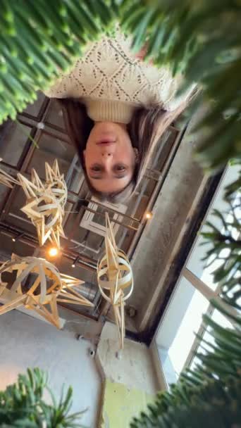 Greenery Christmas Tree Spirit Crafting Wreath Becomes Tangible High Quality — Stock Video