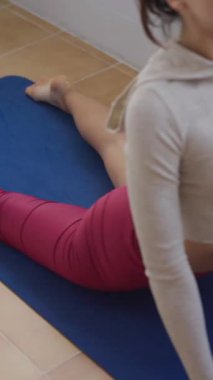 Dinamik yogayı derinlemesine inceleyin. Bu pozlar esnekliğinizi, gücünüzü ve farkındalığınızı önemli ölçüde artırır.