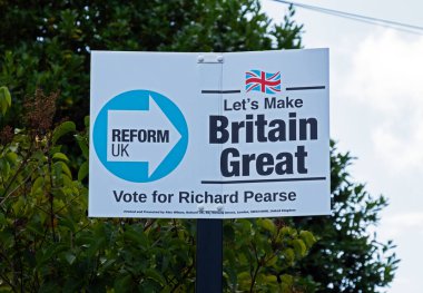 A placard urging voters to support Richard Pearse, the Reform UK candidate in Weston-super-Mare, UK at the general election on 4 July 2024 clipart