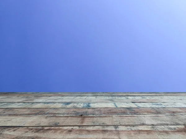 Holztisch Alt Braun Hintergrund Blauer Verlauf — Stockfoto