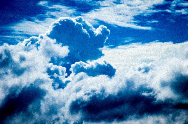 Grezzo Cielo Blu Nuvole Grigie Utilizzare Progettare Sfondi Sfondi Banner — Foto Stock
