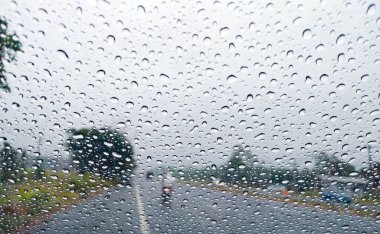 Cam yağmur damlaları desen hava durumu trafik yağmur mevsimi şiddetli yağmur fırtınası