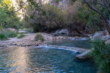 Algar Springs, İspanya 'da Altea ve Benidorm yakınlarında berrak suları olan bir nehir.