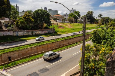 Marjinal Botafogo 'nun bir bölümü, sakin bir günde viyadüğün tepesinden fotoğraflandı. Yan görünüm.