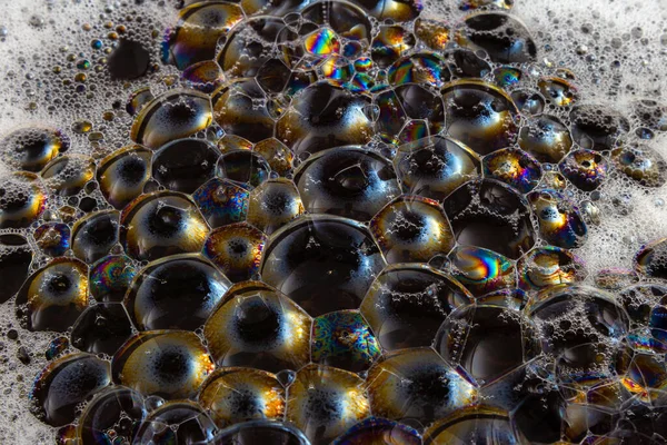 Szappanhabban Lévő Buborékok Makroszintű Részletezése Fekete Felületen — Stock Fotó