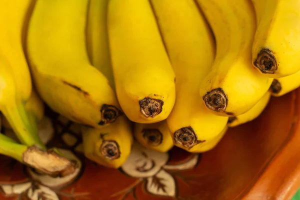 Деталь Кінчиків Купки Стиглих Жовтих Бананів Крупним Планом — стокове фото
