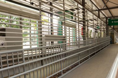 Goiania merkezindeki BRT istasyonunun metal yapısı, git.