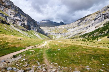 Soaso Buzul Sirki. Ordesa Doğal Parkı. Huesca. İspanya