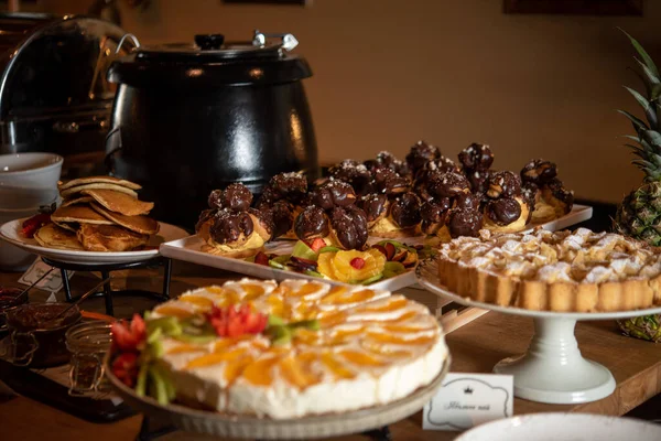 Table Vacances Avec Desserts Luxe Assortis — Photo