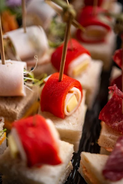 Detail View Canapes Bread Cheese Sausages — Stock Photo, Image