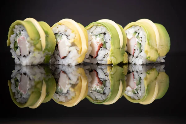 Sushi Tekercs Avokádóval Rákhússal — Stock Fotó
