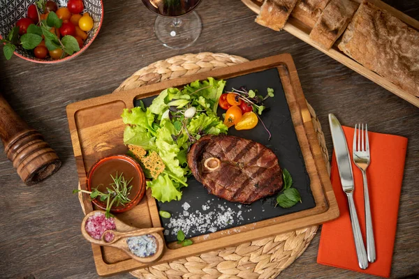 Grilled Steak Served Cherry Tomatoes Lettuce — Stock Photo, Image