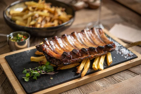 Smoked Pork Ribs Served French Fries — Stock Photo, Image