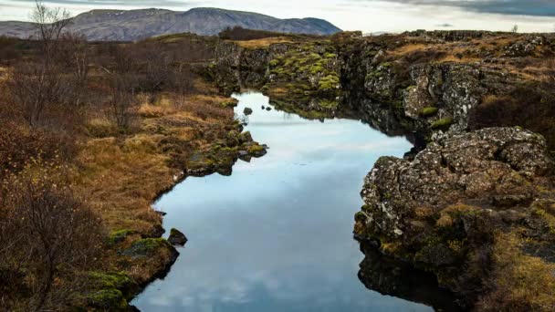 Thingvellir Iceland Mirror Reflection Water Filled Gorge Autumn Day — стоковое видео