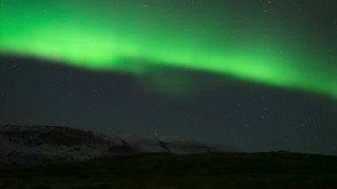 İzlanda 'da Aurora borealis manzaraları