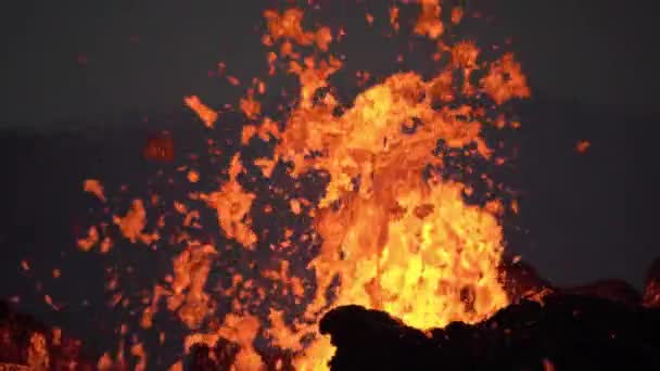 Erupción Volcánica Geldingadal Islandia 2021 — Vídeo de stock