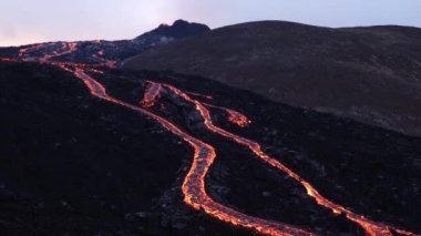 Geldingadal İzlanda 2021 'de volkanik patlama