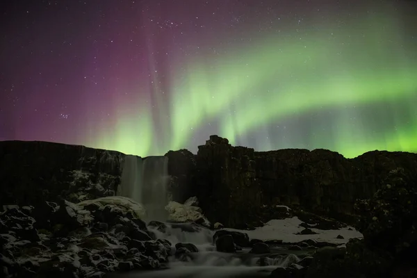 Aurora Borealis Landschapsopname Ijsland — Stockfoto