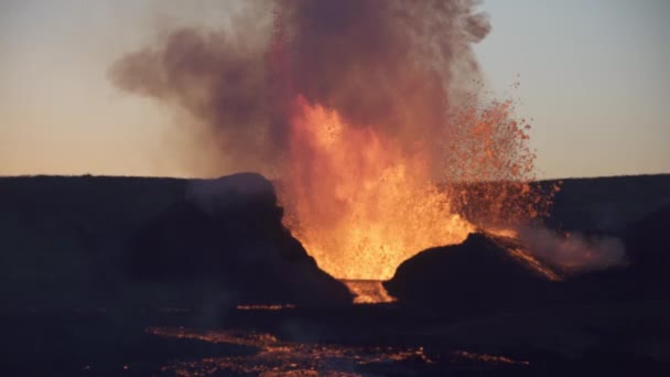 Iceland Volcano Powerful Eruption Smoke Day 2021 — Stock Video