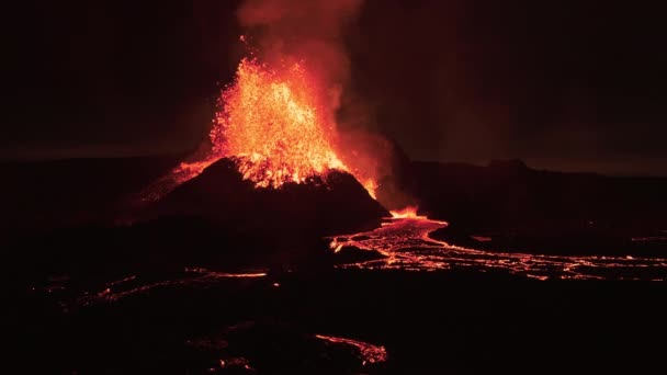 Мощное Извержение Вулкана Ночью Красное Свечение Исландии 2021 — стоковое видео