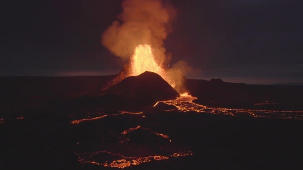 Scenic Gloeiende Uitbarsting Bij Schemering Ijsland Vulkaan 2021 — Stockvideo