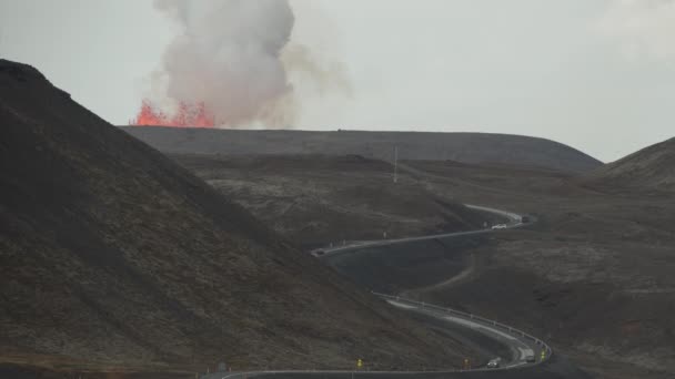 Volcano Eruption Winding Mountain Road Iceland 2021 — Stock Video
