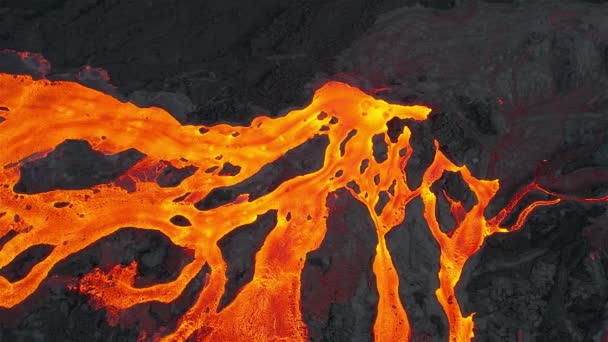 冰岛火山爆发的支流熔岩流 — 图库视频影像
