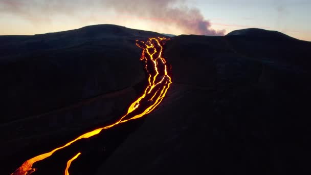 Aerial Flying Lava Rivers Iceland Eruption Revealing Shot — Stock Video