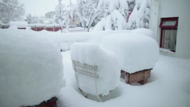 Acumulação Neve Pesada Olhando Para Fora Janela Aconchegante Inverno Bairro — Vídeo de Stock