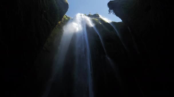 Cachoeira Caverna Gljufrabui Olhando Para Cima Câmera Lenta Islândia — Vídeo de Stock