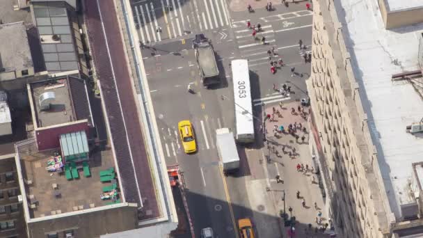 Ocupado Manhattan Nyc Intersección Mirando Hacia Abajo — Vídeos de Stock