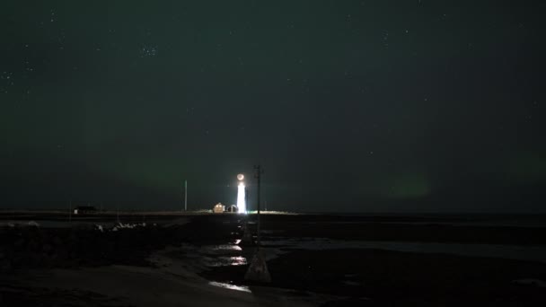 Halbmond Polarlichter Über Dem Grotta Leuchtturm Reykjavik Island — Stockvideo