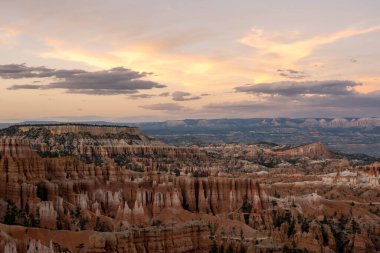 Bryce Kanyonu Ulusal Parkı 'nın Ana Amfitiyatro Bölgesi' nde Hoodoo Vastness