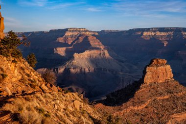 Güney Kaibab Yolu Büyük Kanyon 'da ONeil Butte' a yaklaşıyor.