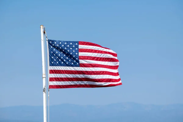 Bandera Americana Azota Viento — Foto de Stock