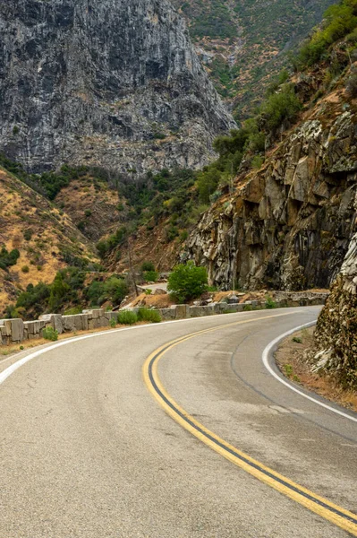 Królowie Autostrady Zakręty Wokół Kilku Zakrętów Drodze Kings Canyon — Zdjęcie stockowe
