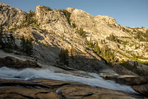 Lange Blootstelling Van Californië Falls Morning Shadows Yosemite National Park — Stockfoto