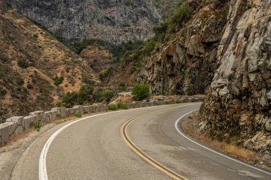 King 's Highway' deki kavis King 's Canyon Ulusal Parkı' na dönüyor.