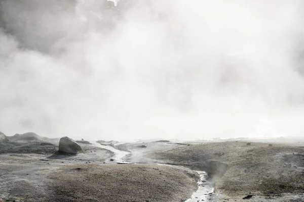 Small Steam Runs Bumpass Hell Lassen Volcanic National Park — Stock Photo, Image