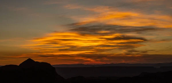 Orange Und Graue Wolken Wirbeln Sonnenuntergang Über Big Bend Wildnis — Stockfoto