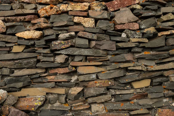 Каменная Стена Покрыта Оранжевыми Пятнами Лишайника Стене Йеллоустоне — стоковое фото
