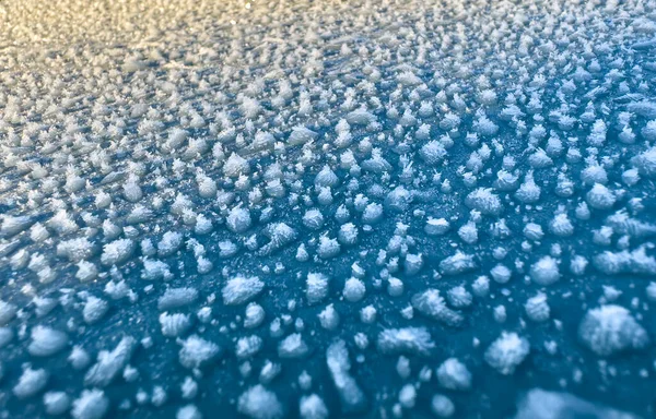 Lehký Přechod Přes Zamrzlý Déšť Kapotu Vozidla Zimě — Stock fotografie