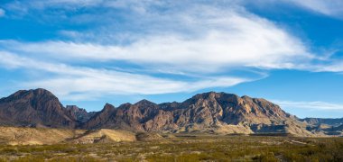 Chisos Dağları adası Big Bend Vadisi ile çevrili.