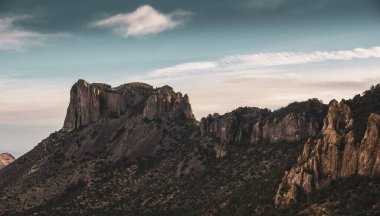 Chisos Dağları 'nın Casa Grande Tepesi ve Ridgeline' i