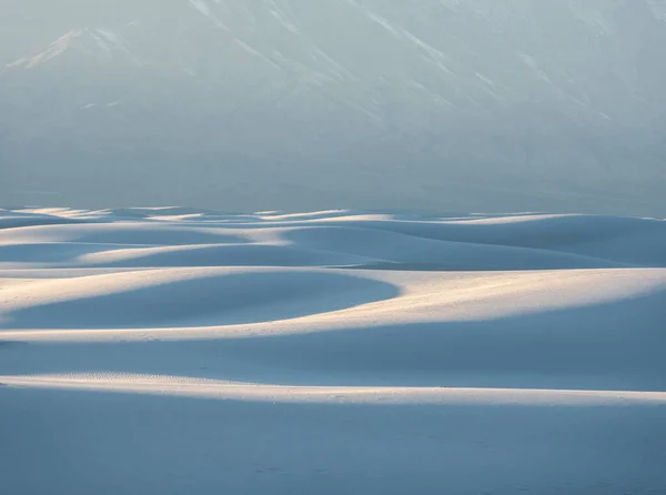 Широкі Розбризкування Білих Пісків Дюні Через Долину Нью Мексико — стокове фото