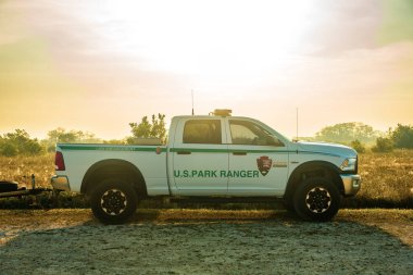 Everglades Ulusal Parkı, ABD: 4 Mart 2023: ABD Park Korucusu Dodge Ram 2500