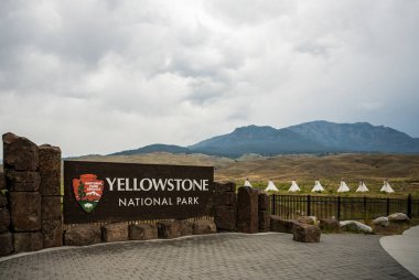 Gardiner, ABD: 4 Ağustos 2023: Gardiner 'da Yellowstone Milli Parkı